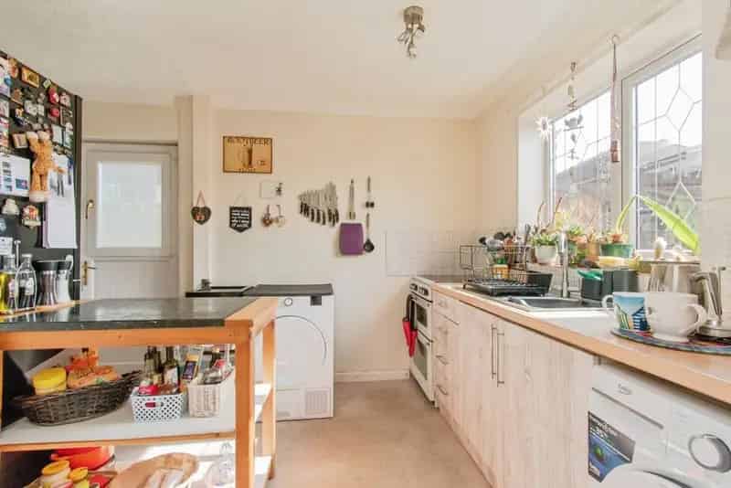 3 bedroom Semi Detached House for sale, Castleford, West Yorkshire, WF10