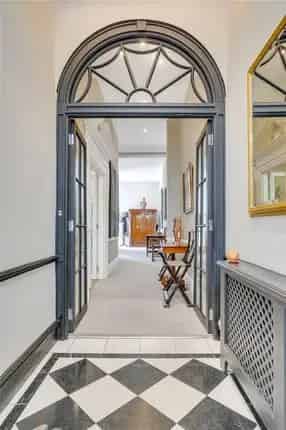3-Bedroom Apartment in Onslow Gardens London