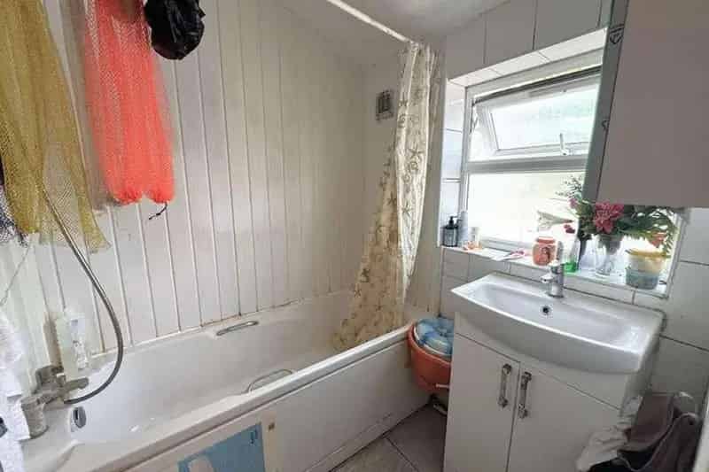 2 3 Bedroom House For Sale Central Park Estate Newham