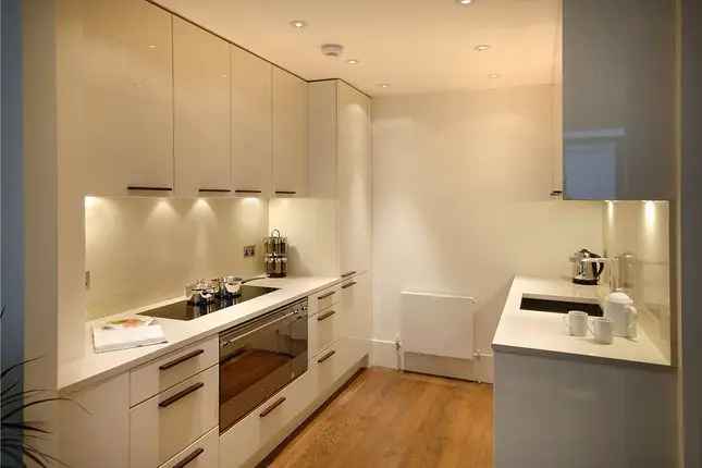 Flat to rent in Great Portland Street, Marylebone, London W1W