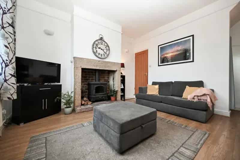 2 Bedroom Stone Terrace House For Sale Near Town Centre