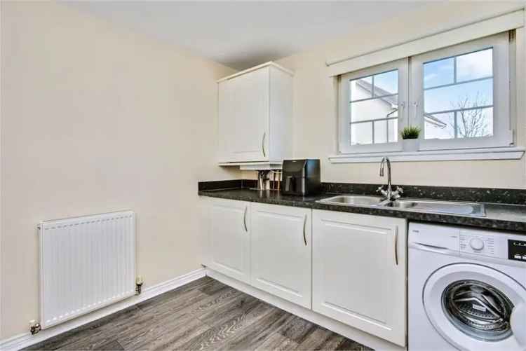 2 Bed Flat - Ground Floor with 1 Reception Room