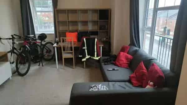 Modern 1-Bedroom Apartment in Quiet Coventry Location