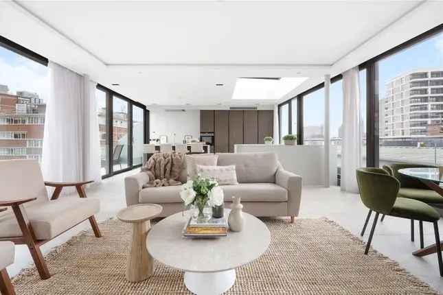 Luxury Duplex Penthouse Apartment Near Old Street