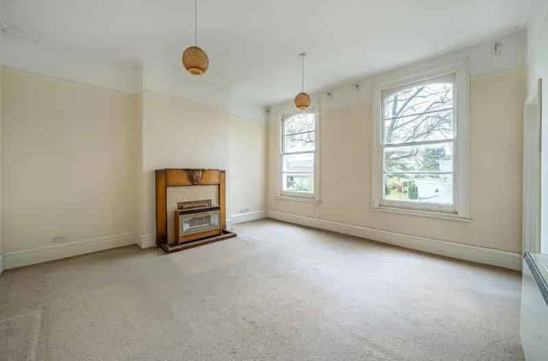 1 Bedroom House For Sale