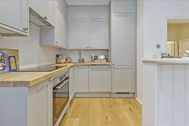 Flat to rent in Nottingham Place, City Of Westminster W1U