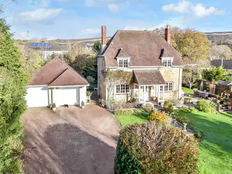 4 Bedroom Detached House for Sale Brighstone Isle of Wight