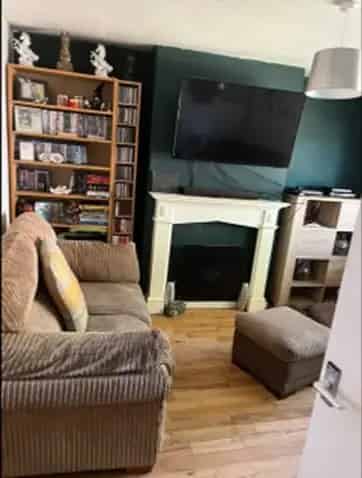 2 Bed Bungalow in Quiet Village with Wet Room and Parking