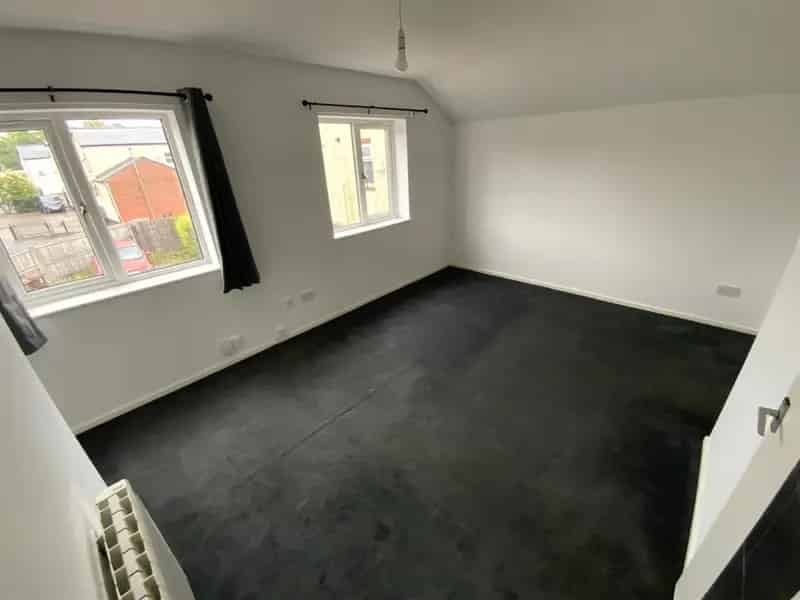 Studio Flat Single Occupancy Off Road Parking