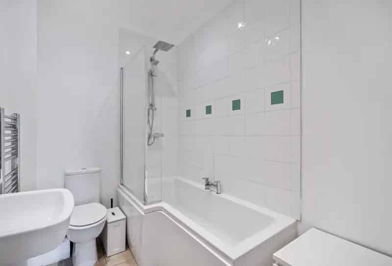 2 Bedroom Flat for Sale in Carshalton