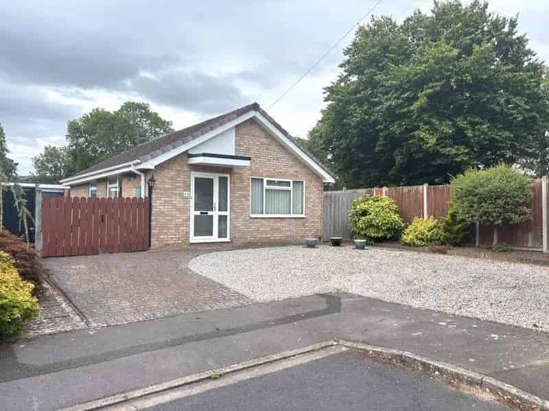 2 Bedroom Bungalow for Sale Near Gloucester