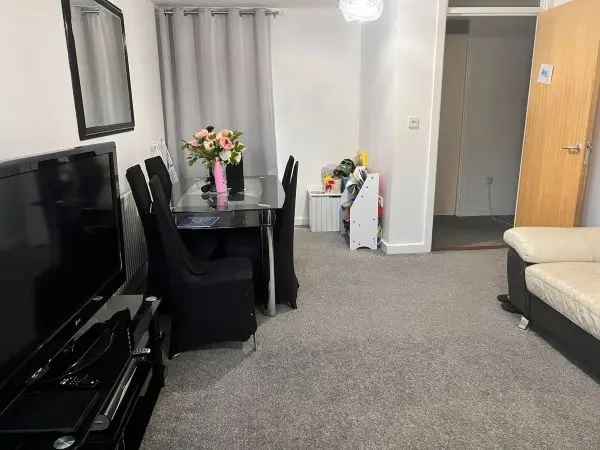 3 Bedroom Flat with Parking and Lift Tower Hamlets