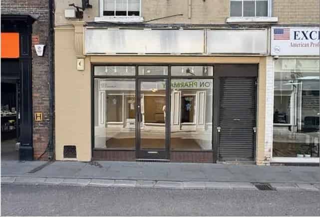 A1 Town Centre Retail Lock Up Shop Premises