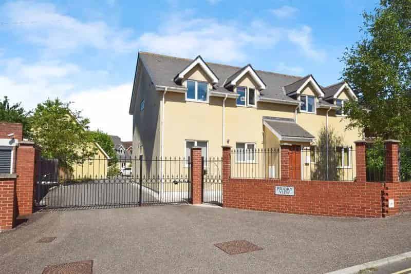 2 Bedroom Apartment for Sale in Exeter