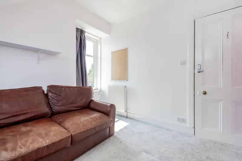 Spacious 2-Bedroom Flat Near Aberdeen University