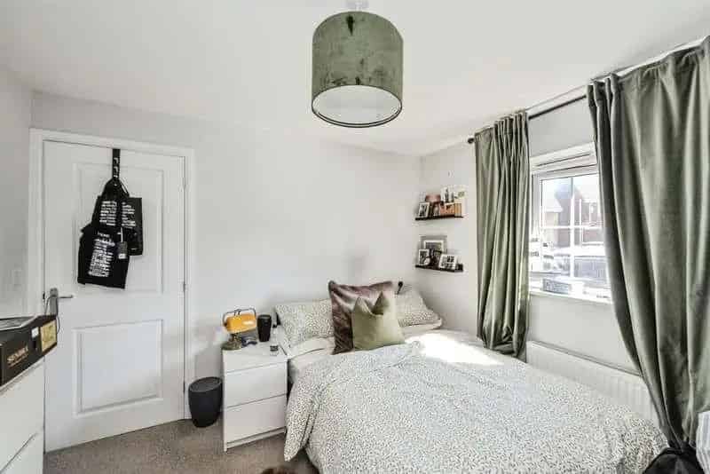 4 Bed Detached House For Sale in Bryn Uchaf Llanelli