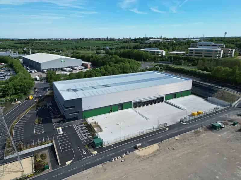 Industrial Distribution Unit 76231 sq ft to Rent