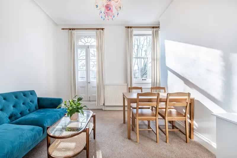 2 Bedroom Flat to Rent Earls Court