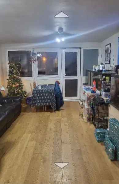 Ground Floor Flat Near Train Station with Garden and Parking