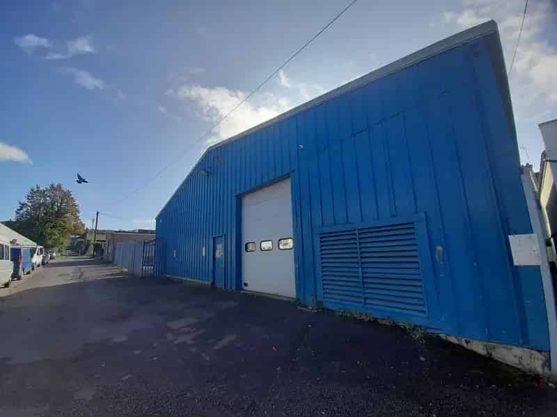 Industrial Unit Tidworth Two Roller Shutter Doors 3 Phase Power