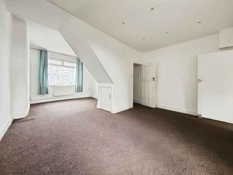 2 Bedroom Mid Terrace House For Sale London E13