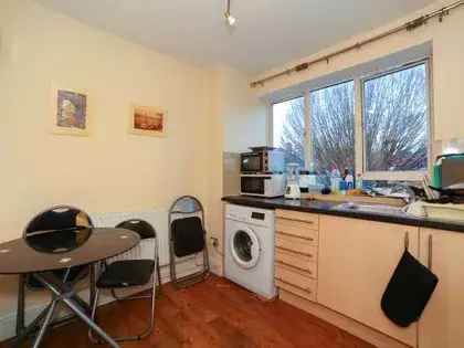 1 Room 70m² Flat near Canary Wharf London