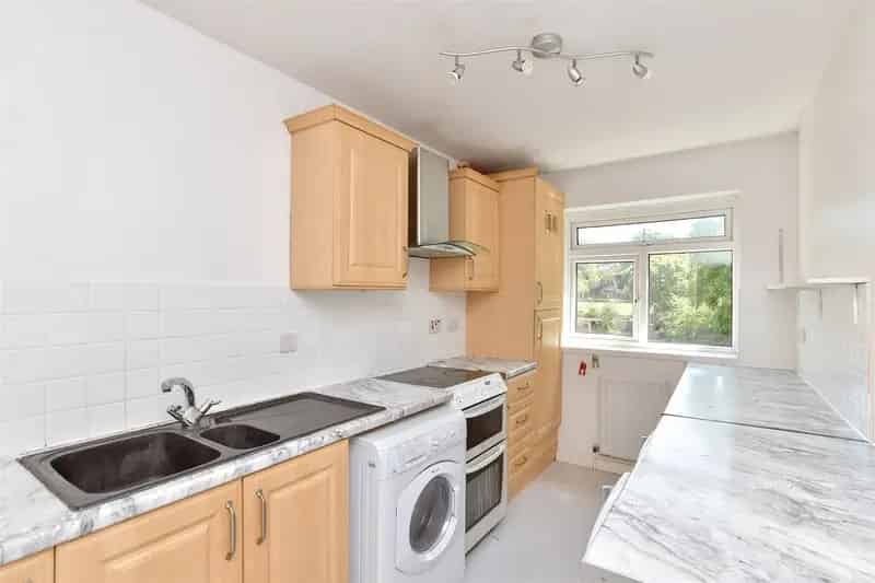 2 Bedroom Flat for Sale near Preston Park