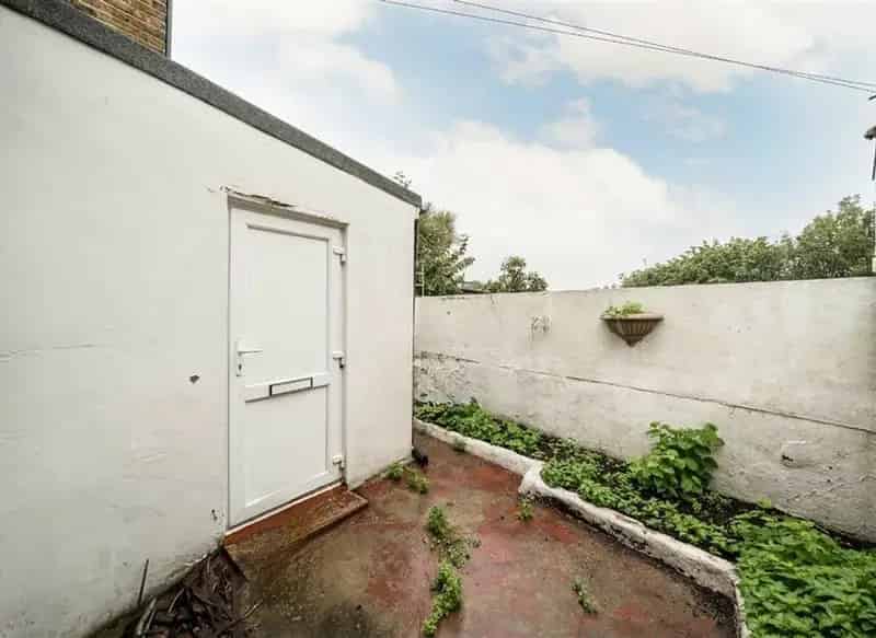 Nightingale Triangle Freehold House Two Bedrooms Garden Clapham South