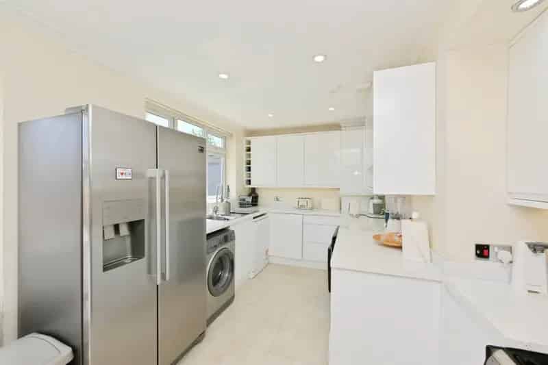 Five Bedroom Family Home Extended Modern Kitchen Garage Outbuilding