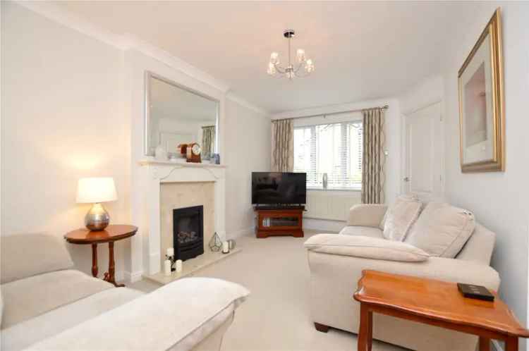 House For Sale in Leeds, England