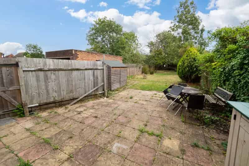4 Bedroom Semi-Detached House Worcester Park