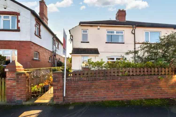 House For Sale in Leeds, England