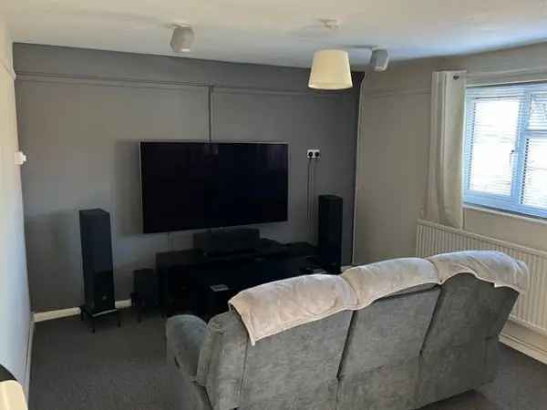 Flat For Rent in Whitstable, England