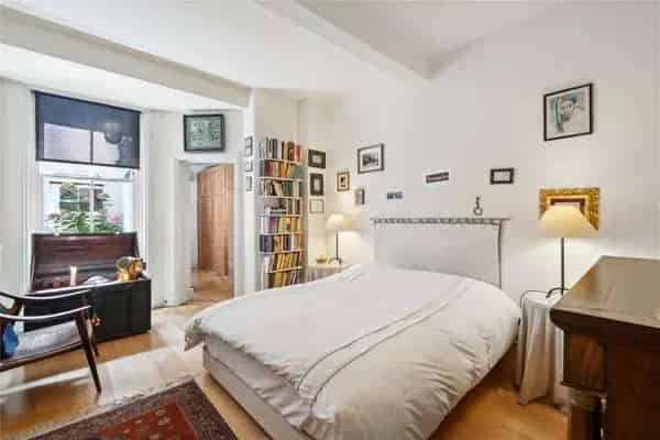 Two Bedroom Apartment with Private Terraces and Garden Access