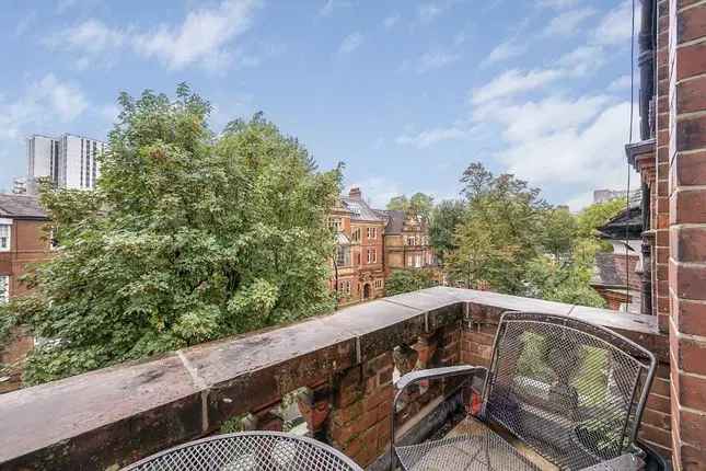 Flat for sale in Eton Avenue, London NW3