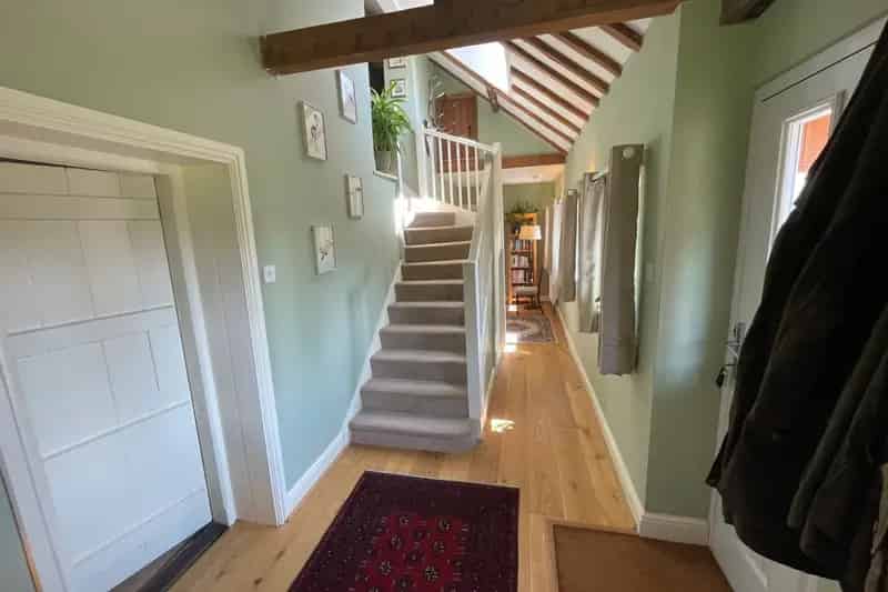 3 Bed House with Log Burner, Modern Kitchen & Large Garden