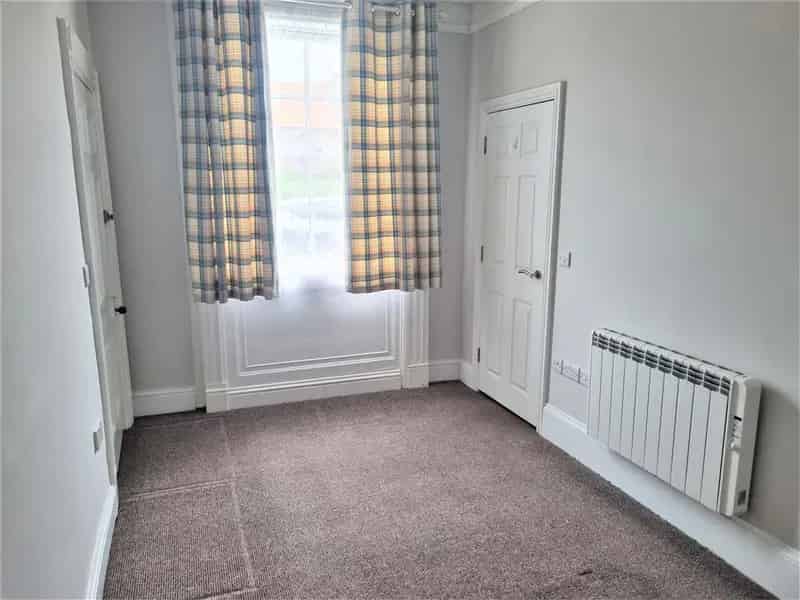 Grade II Listed River Nene Flat 2 Double Bedrooms