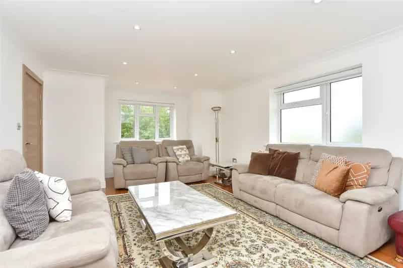 5 Bedroom Chalet Bungalow For Sale