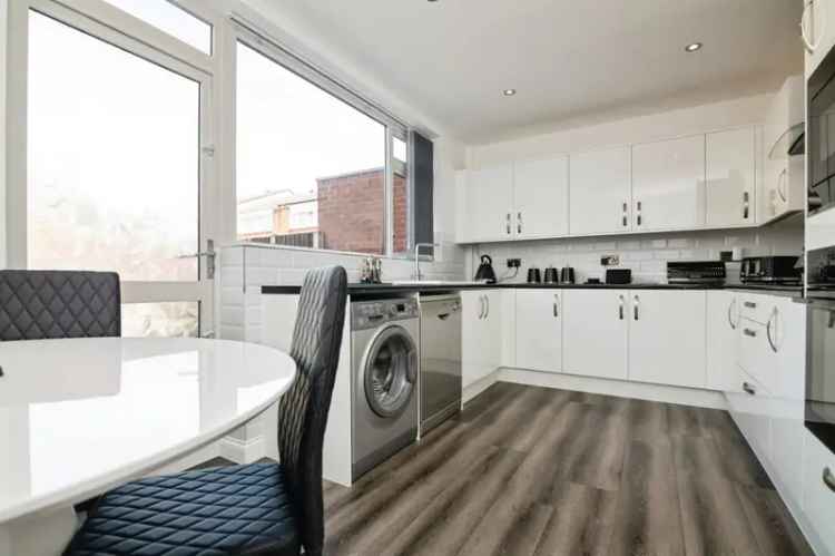 3 Bedroom Terraced House Near Birmingham City Hospital