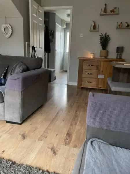 Two Large Bedroom House Near Amenities Good Transport Links