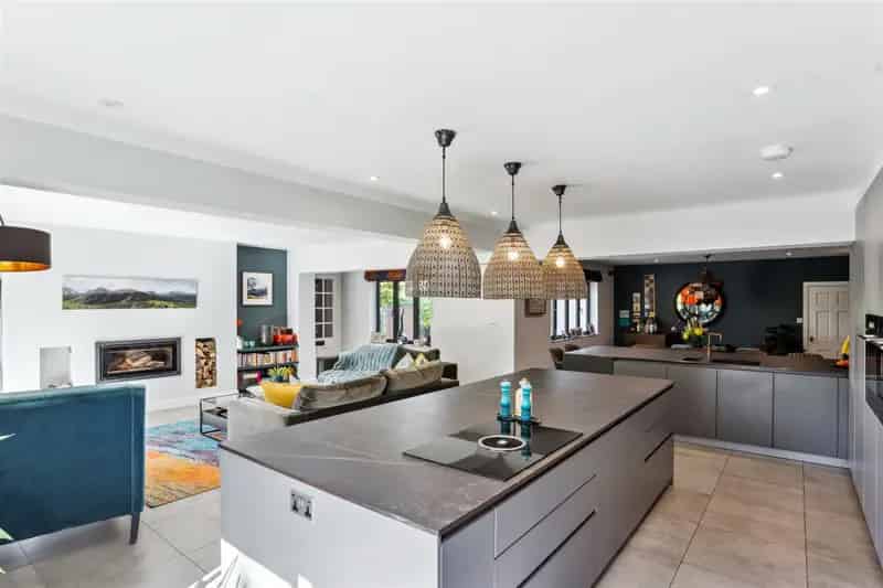 6 Bedroom Family Home Berkhamsted High Street