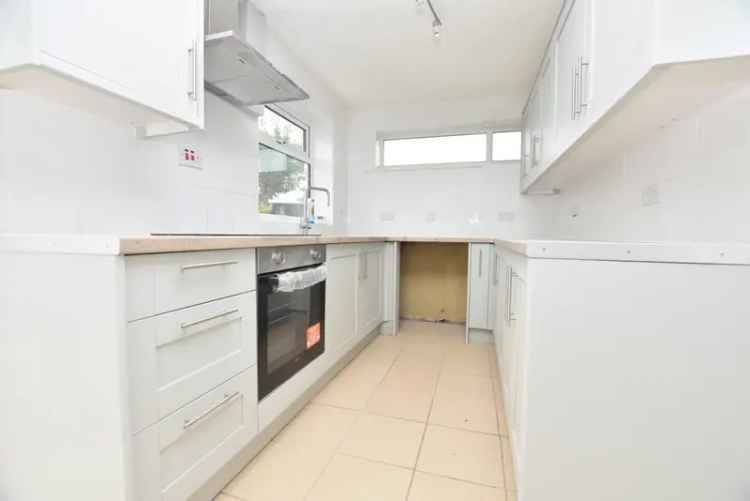 3 Bedroom Bungalow To Let - New Kitchen & Decor