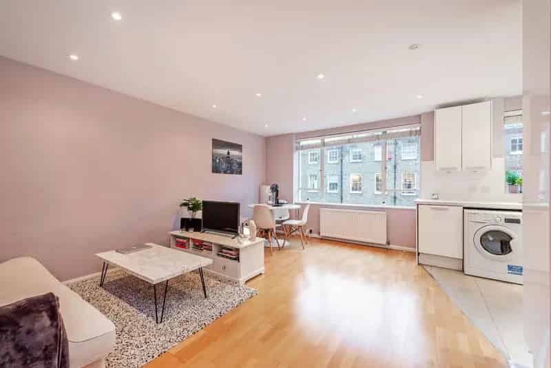Spacious Two Bedroom Apartment in Marylebone