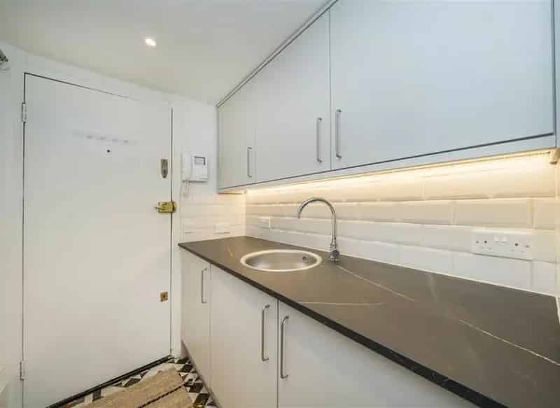 Elegant Studio near Gloucester Road Station