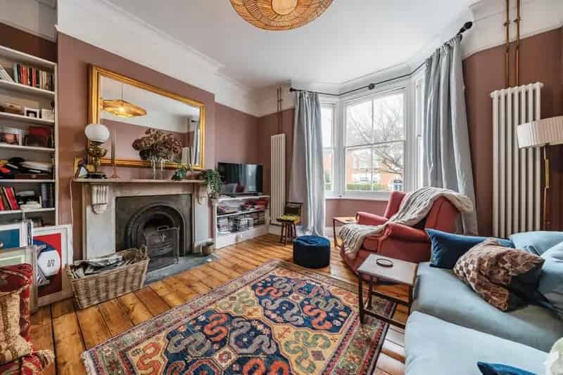 Three Bedroom Victorian Family Home with Garden and Driveway