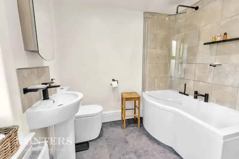 1 Bed Flat for Sale in Delph, Oldham