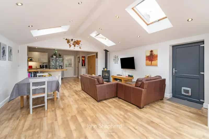 3 Bedroom Semi Detached House for Sale in Solihull
