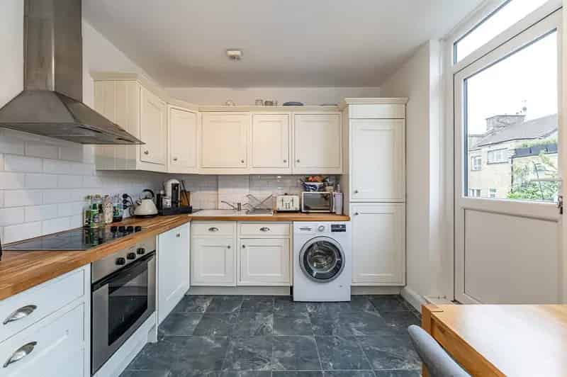 2 Bedroom Flat for Sale in Clapham