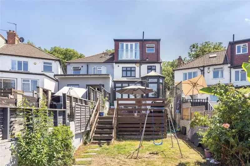 4 bed house for sale