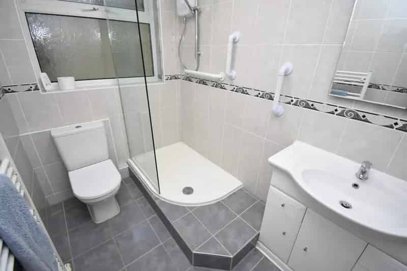 3 Bed House for Sale Spacious Living Family Home